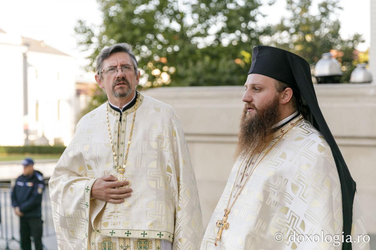 PS Damaschin Dorneanul a slujit Sfânta Liturghie în a șasea zi a Hramului Sfintei Parascheva / Foto: pr. Silviu Cluci