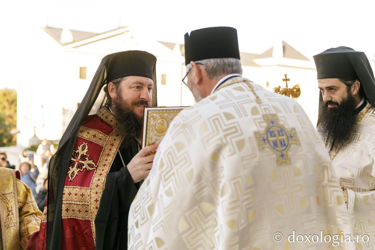 PS Damaschin Dorneanul a slujit Sfânta Liturghie în a șasea zi a Hramului Sfintei Parascheva / Foto: pr. Silviu Cluci