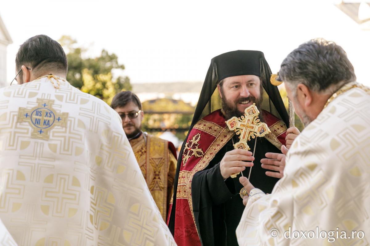 PS Damaschin Dorneanul a slujit Sfânta Liturghie în a șasea zi a Hramului Sfintei Parascheva / Foto: pr. Silviu Cluci