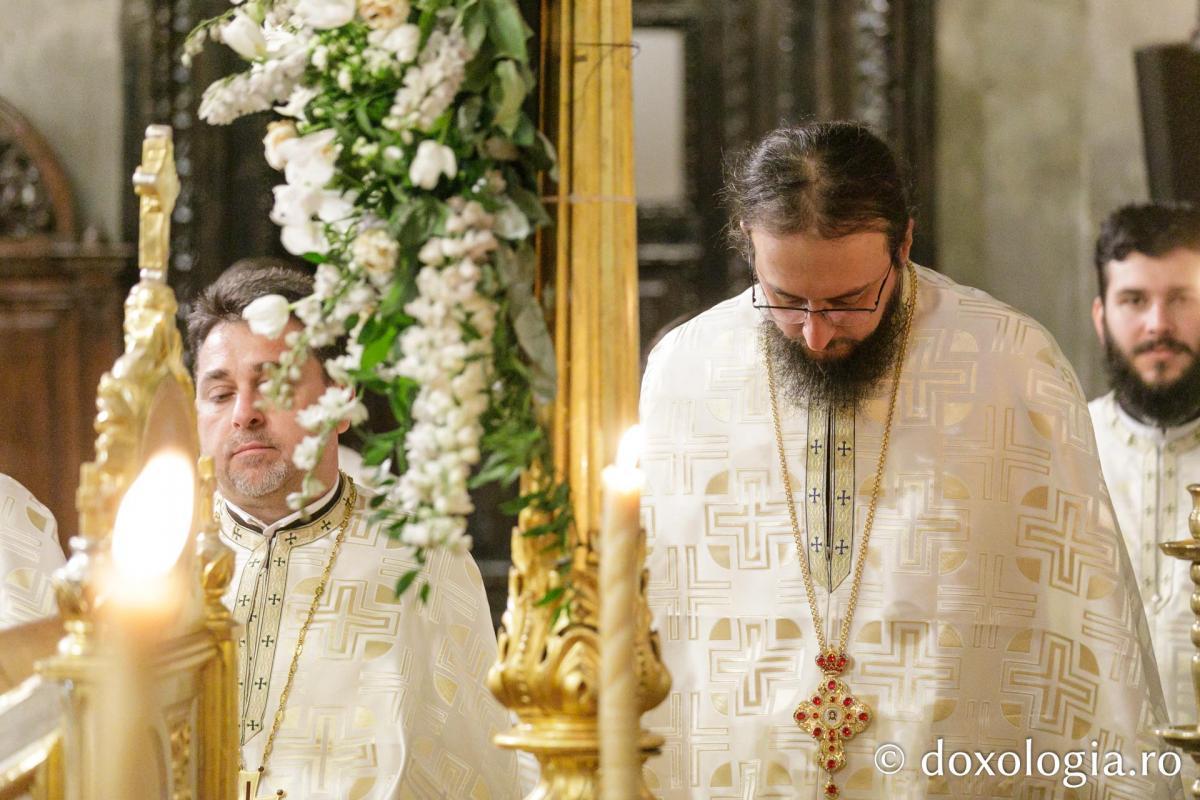 PS Damaschin Dorneanul a slujit Sfânta Liturghie în a șasea zi a Hramului Sfintei Parascheva / Foto: pr. Silviu Cluci