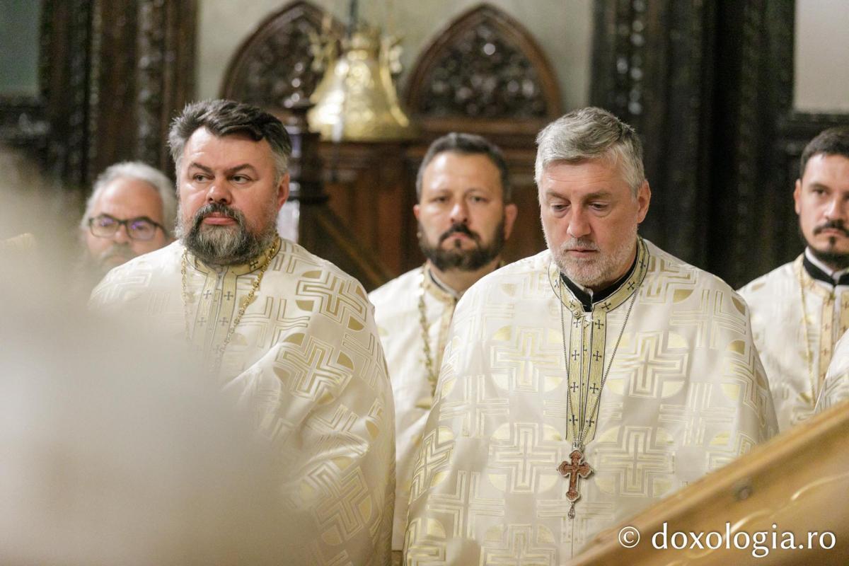 PS Damaschin Dorneanul a slujit Sfânta Liturghie în a șasea zi a Hramului Sfintei Parascheva / Foto: pr. Silviu Cluci