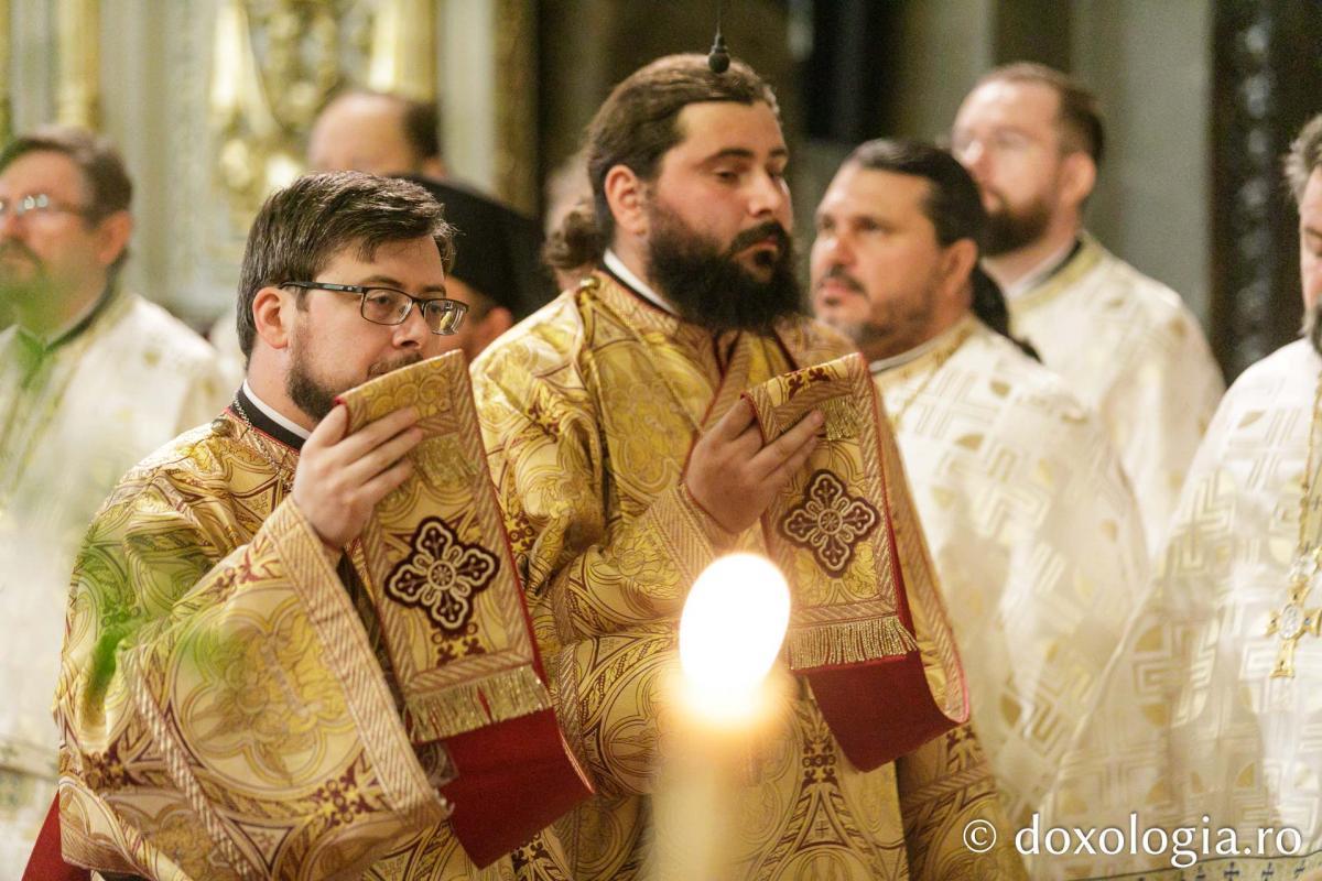 PS Damaschin Dorneanul a slujit Sfânta Liturghie în a șasea zi a Hramului Sfintei Parascheva / Foto: pr. Silviu Cluci