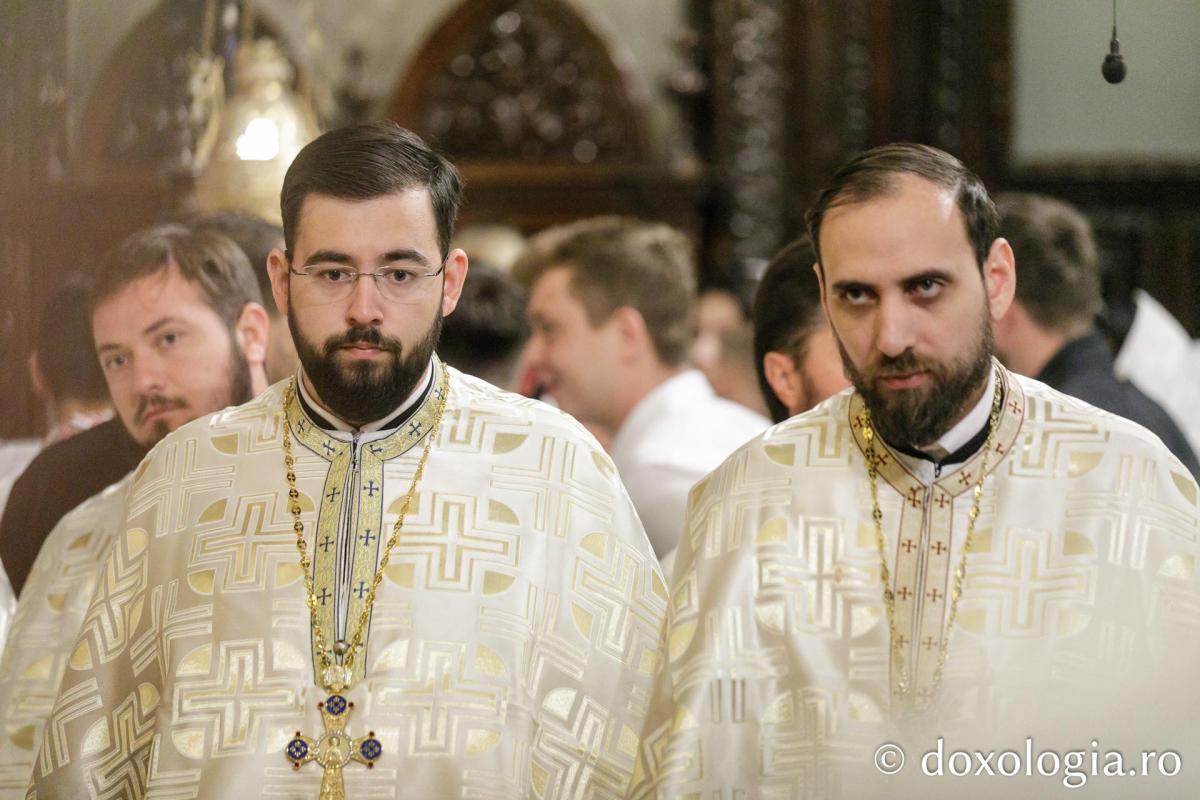 PS Damaschin Dorneanul a slujit Sfânta Liturghie în a șasea zi a Hramului Sfintei Parascheva / Foto: pr. Silviu Cluci