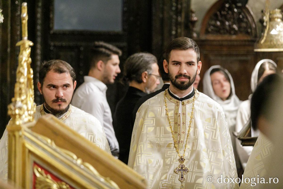 PS Damaschin Dorneanul a slujit Sfânta Liturghie în a șasea zi a Hramului Sfintei Parascheva / Foto: pr. Silviu Cluci