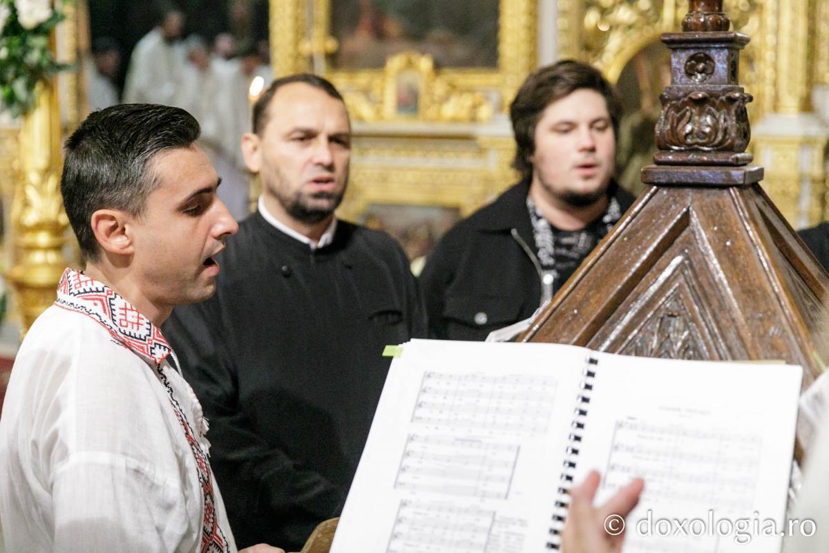 PS Damaschin Dorneanul a slujit Sfânta Liturghie în a șasea zi a Hramului Sfintei Parascheva / Foto: pr. Silviu Cluci