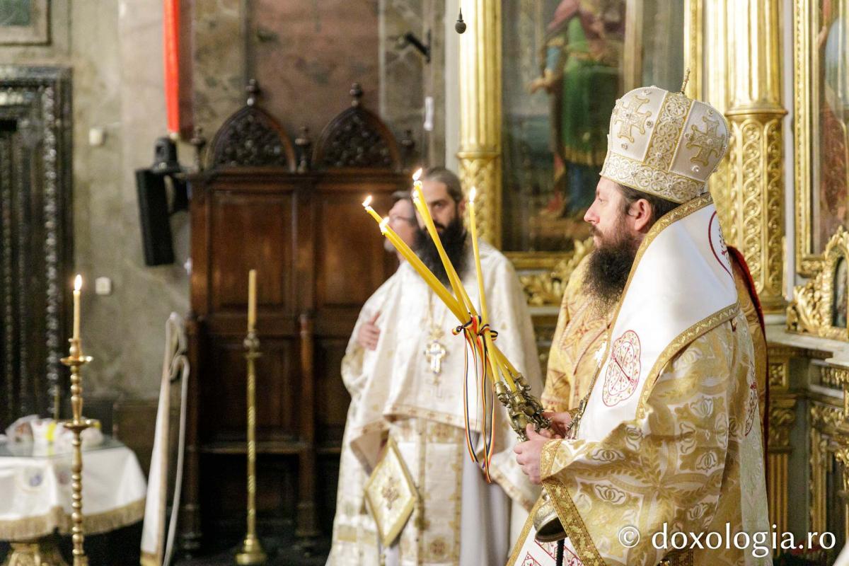 PS Damaschin Dorneanul a slujit Sfânta Liturghie în a șasea zi a Hramului Sfintei Parascheva / Foto: pr. Silviu Cluci