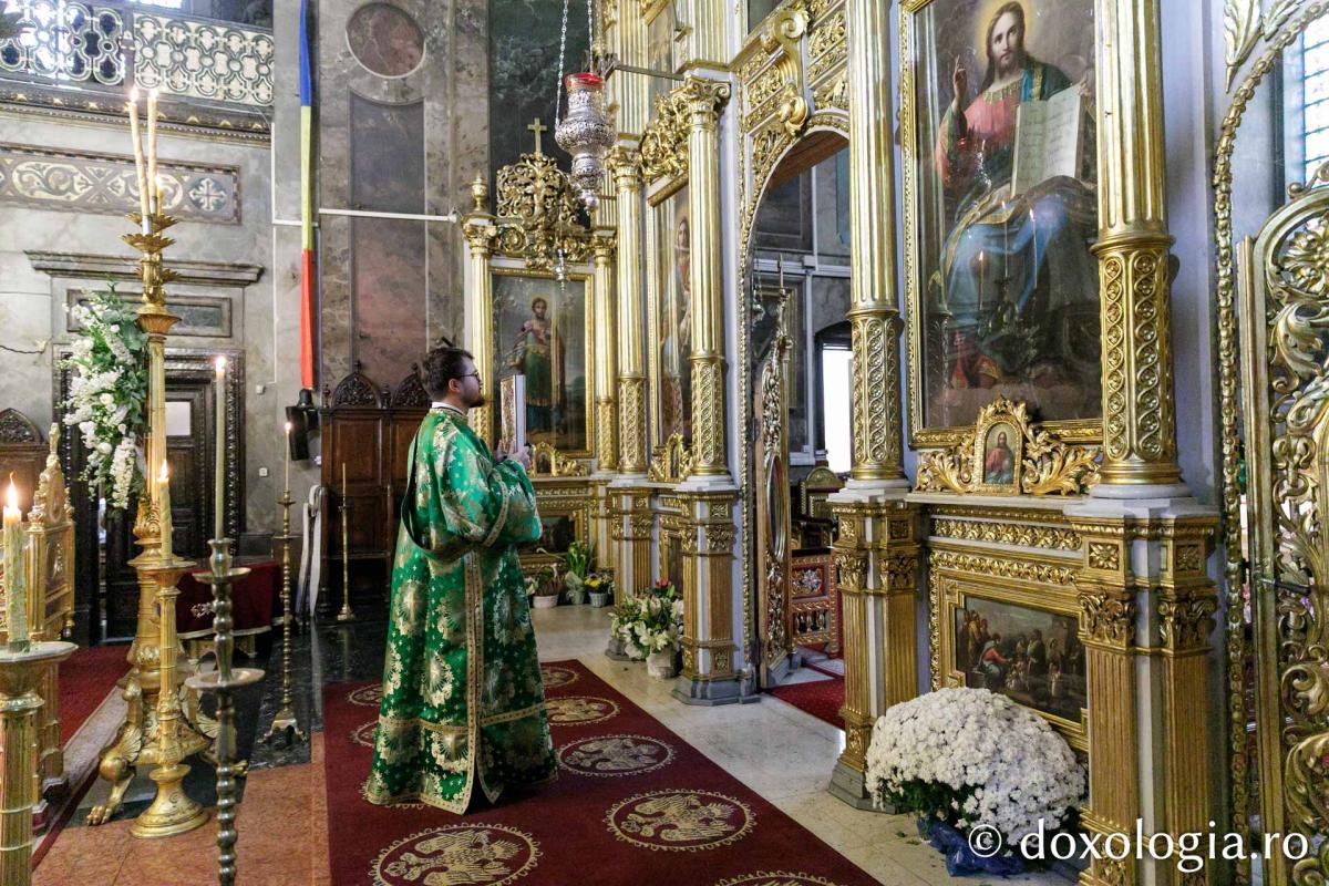 PS Nichifor Botoșăneanul a slujit la Catedrala Mitropolitană din Iași / Foto: pr. Silviu Cluci PS Nichifor Botoșăneanul a slujit la Catedrala Mitropolitană din Iași / Foto: pr. Silviu Cluci