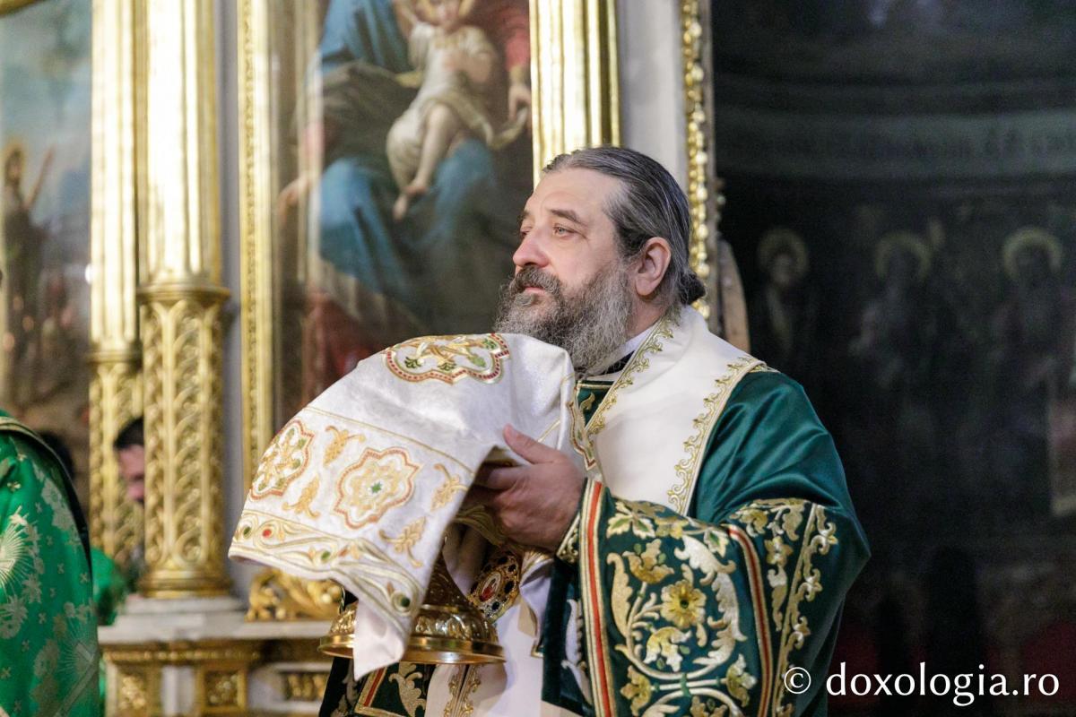 PS Nichifor Botoșăneanul a slujit la Catedrala Mitropolitană din Iași / Foto: pr. Silviu Cluci PS Nichifor Botoșăneanul a slujit la Catedrala Mitropolitană din Iași / Foto: pr. Silviu Cluci