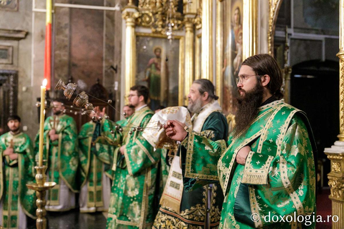 PS Nichifor Botoșăneanul a slujit la Catedrala Mitropolitană din Iași / Foto: pr. Silviu Cluci PS Nichifor Botoșăneanul a slujit la Catedrala Mitropolitană din Iași / Foto: pr. Silviu Cluci