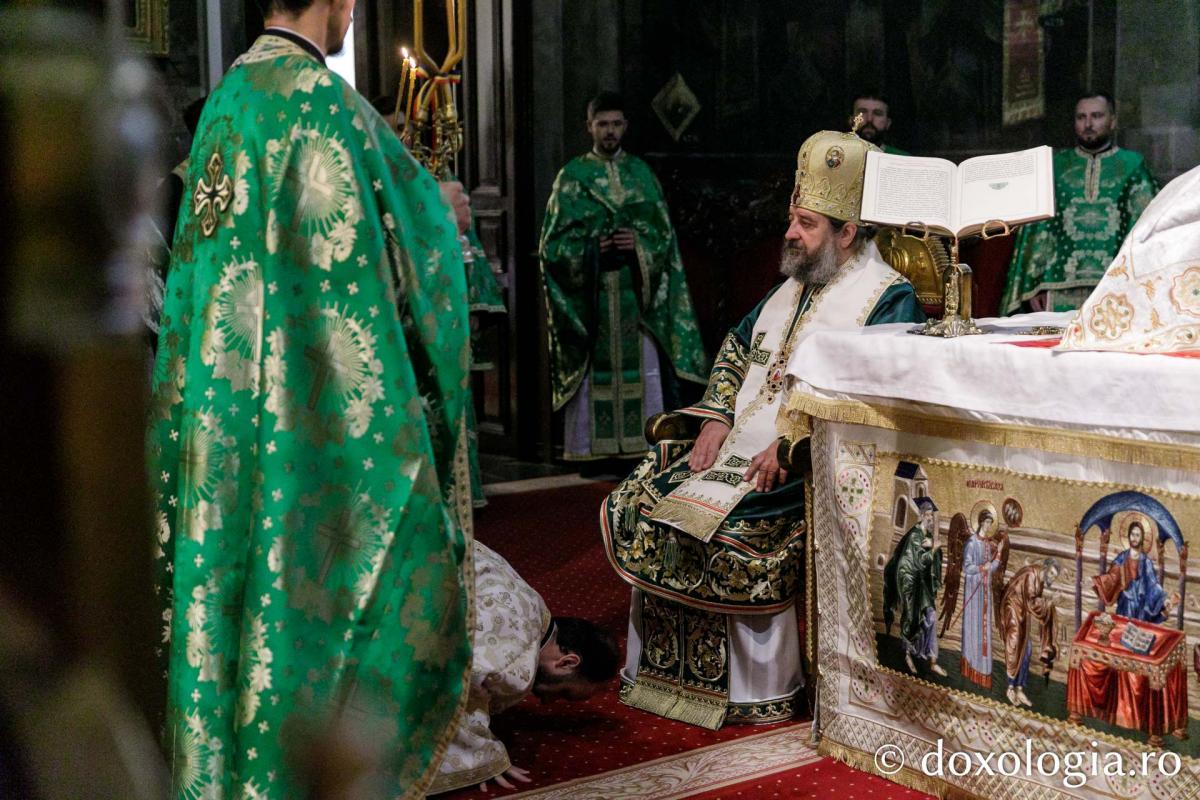 PS Nichifor Botoșăneanul a slujit la Catedrala Mitropolitană din Iași / Foto: pr. Silviu Cluci PS Nichifor Botoșăneanul a slujit la Catedrala Mitropolitană din Iași / Foto: pr. Silviu Cluci