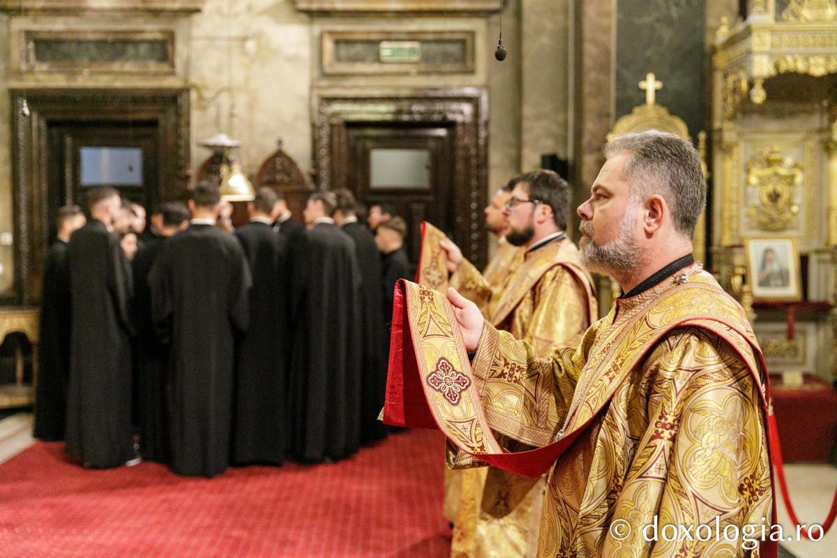 Priveghere la Catedrala Mitropolitană din Iași în cinstea Sfântului Apostol Andrei / Foto: pr. Silviu Cluci