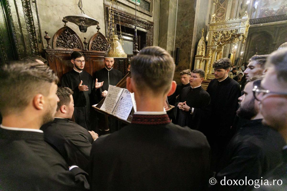 Priveghere la Catedrala Mitropolitană din Iași în cinstea Sfântului Apostol Andrei / Foto: pr. Silviu Cluci