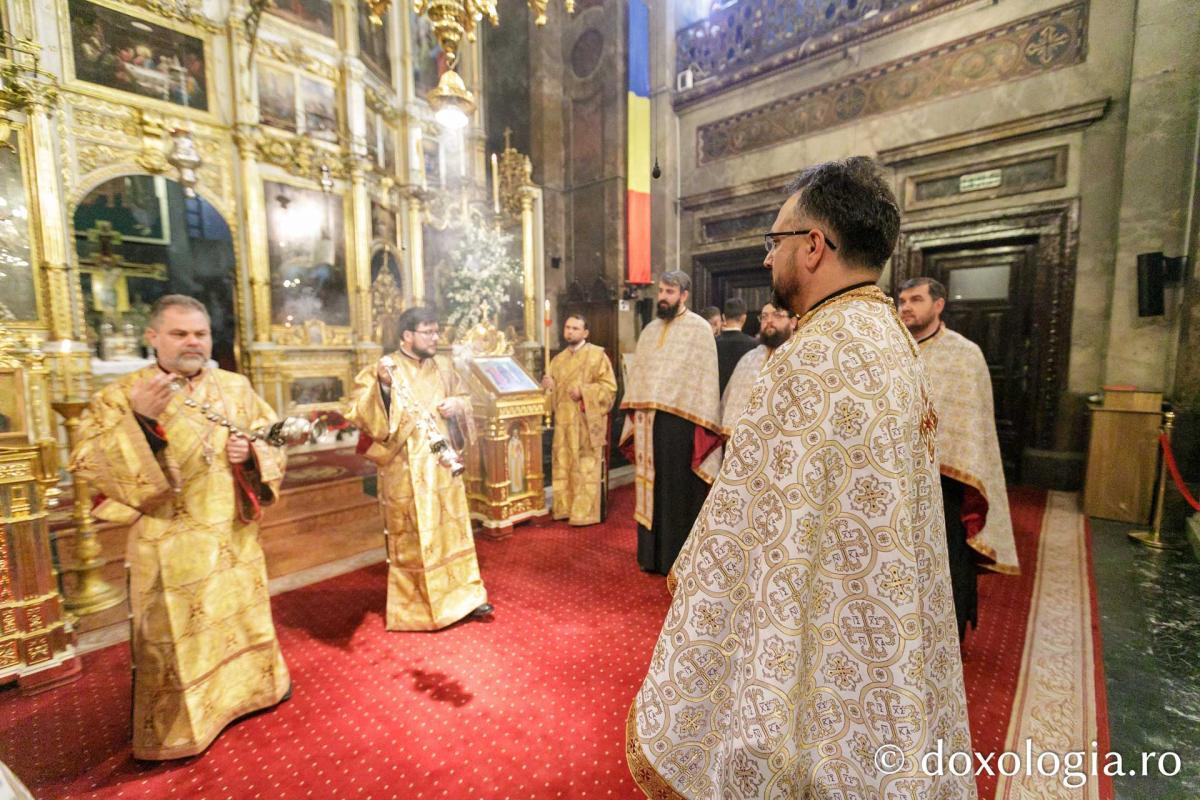 Priveghere la Catedrala Mitropolitană din Iași în cinstea Sfântului Apostol Andrei / Foto: pr. Silviu Cluci