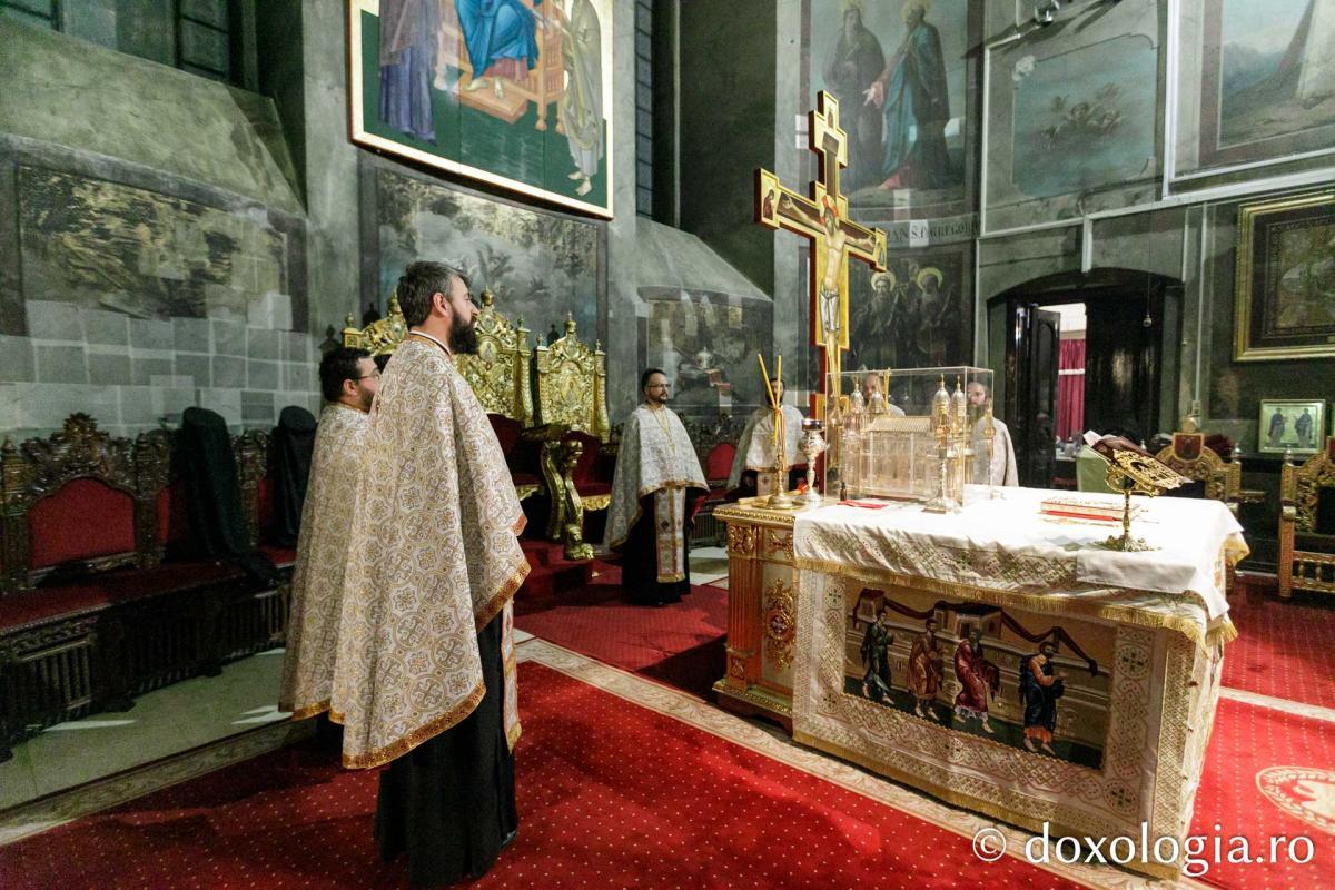 Priveghere la Catedrala Mitropolitană din Iași în cinstea Sfântului Apostol Andrei / Foto: pr. Silviu Cluci