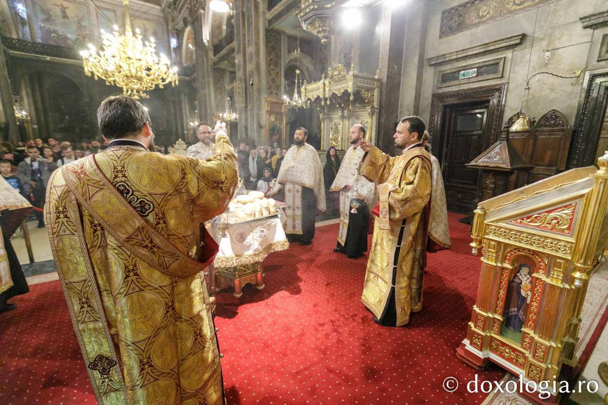 Priveghere la Catedrala Mitropolitană din Iași în cinstea Sfântului Apostol Andrei / Foto: pr. Silviu Cluci