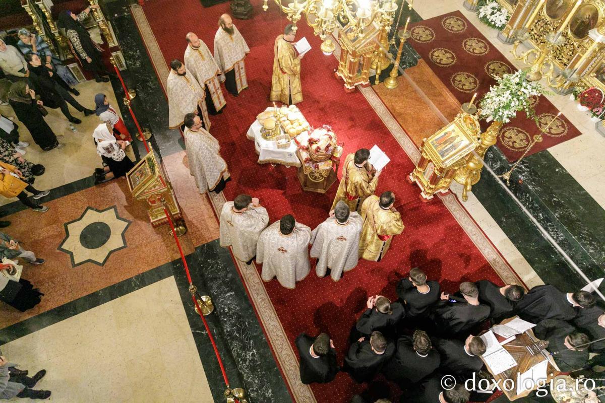 Priveghere la Catedrala Mitropolitană din Iași în cinstea Sfântului Apostol Andrei / Foto: pr. Silviu Cluci