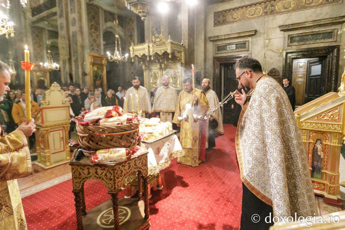 Priveghere la Catedrala Mitropolitană din Iași în cinstea Sfântului Apostol Andrei / Foto: pr. Silviu Cluci