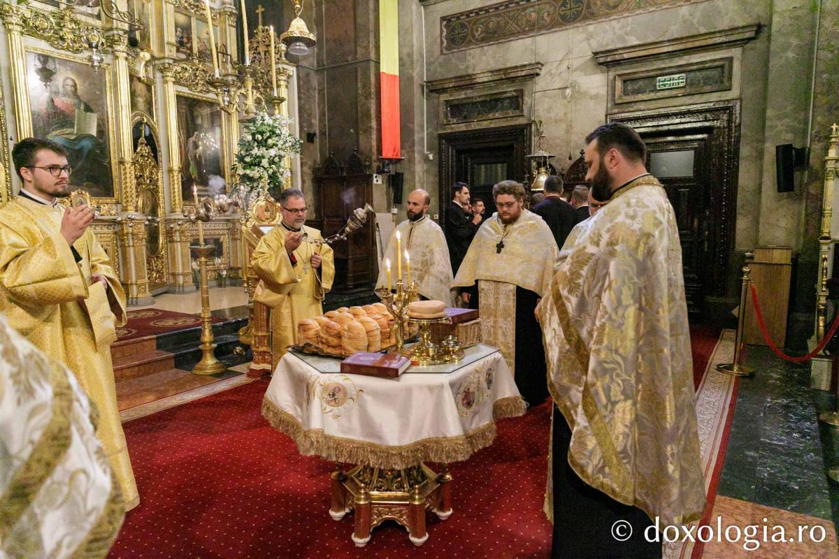 Priveghere în cinstea Sfântului Ierarh Andrei Criteanul la Catedrala Mitropolitană din Iași / Foto: pr. Silviu Cluci