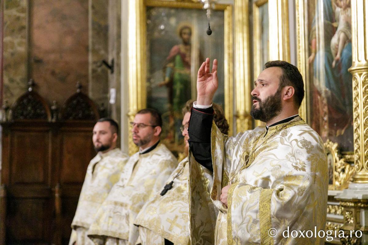 Priveghere în cinstea Sfântului Ierarh Andrei Criteanul la Catedrala Mitropolitană din Iași / Foto: pr. Silviu Cluci