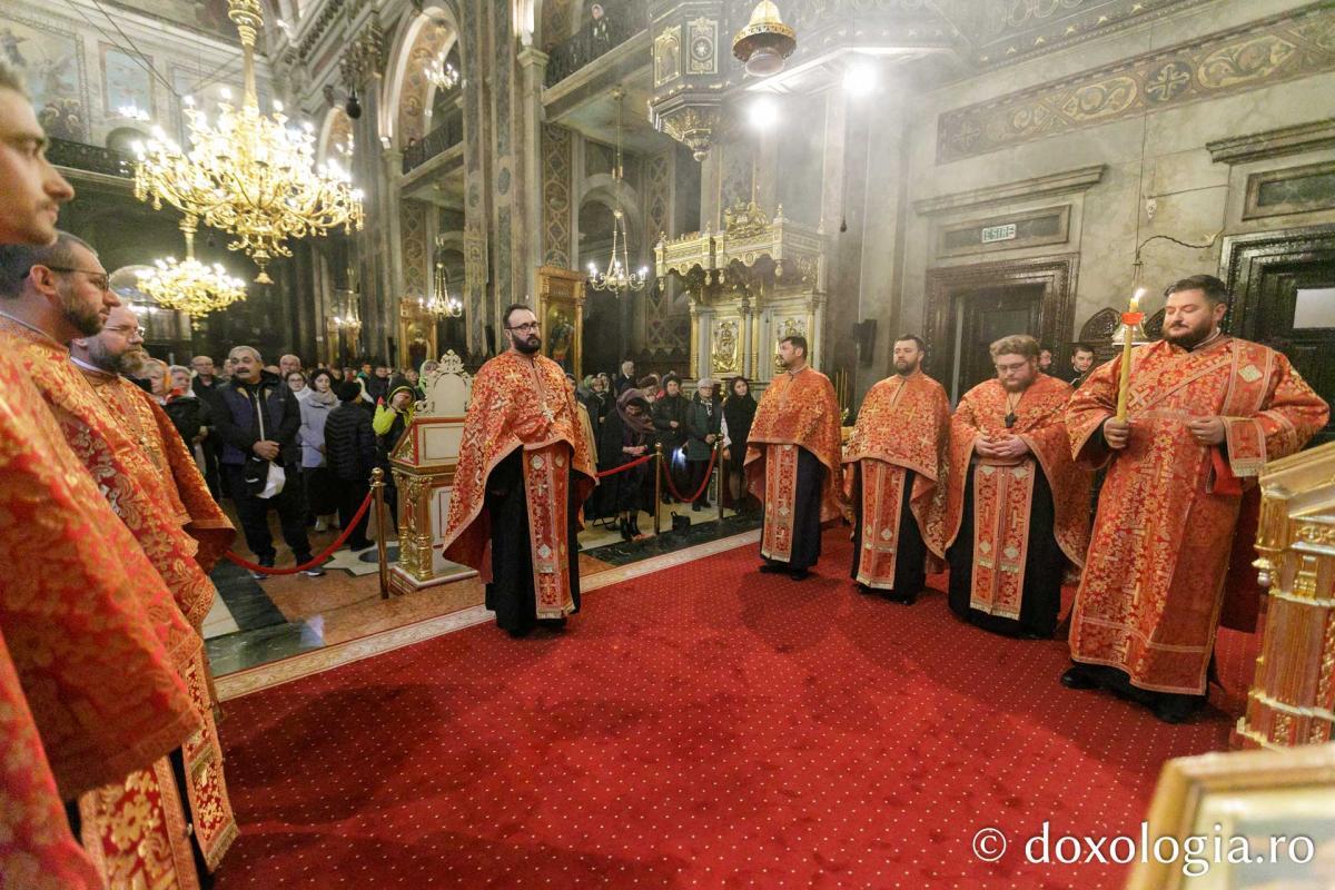 Priveghere în cinstea Sfântului Gheorghe la Catedrala Mitropolitană din Iași / Foto: pr. Silviu Cluci