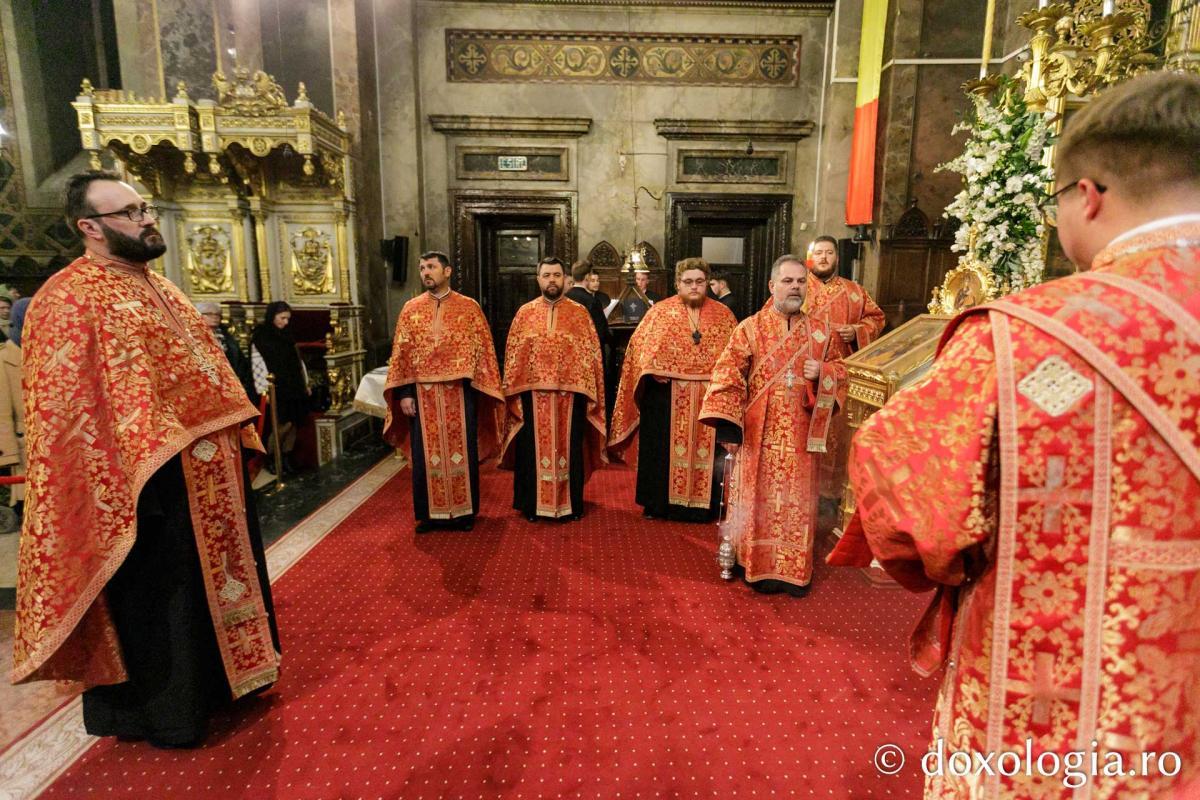 Priveghere în cinstea Sfântului Gheorghe la Catedrala Mitropolitană din Iași / Foto: pr. Silviu Cluci