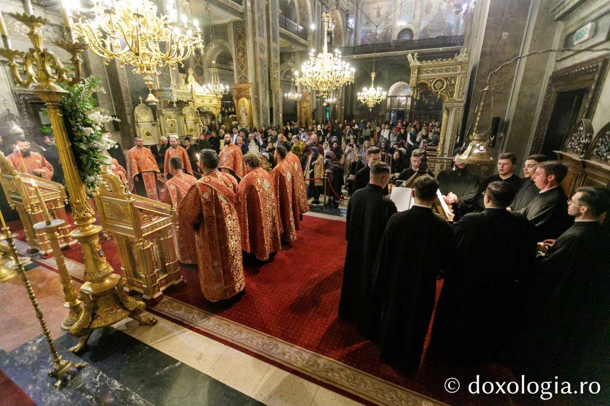 Priveghere în cinstea Sfântului Gheorghe la Catedrala Mitropolitană din Iași / Foto: pr. Silviu Cluci