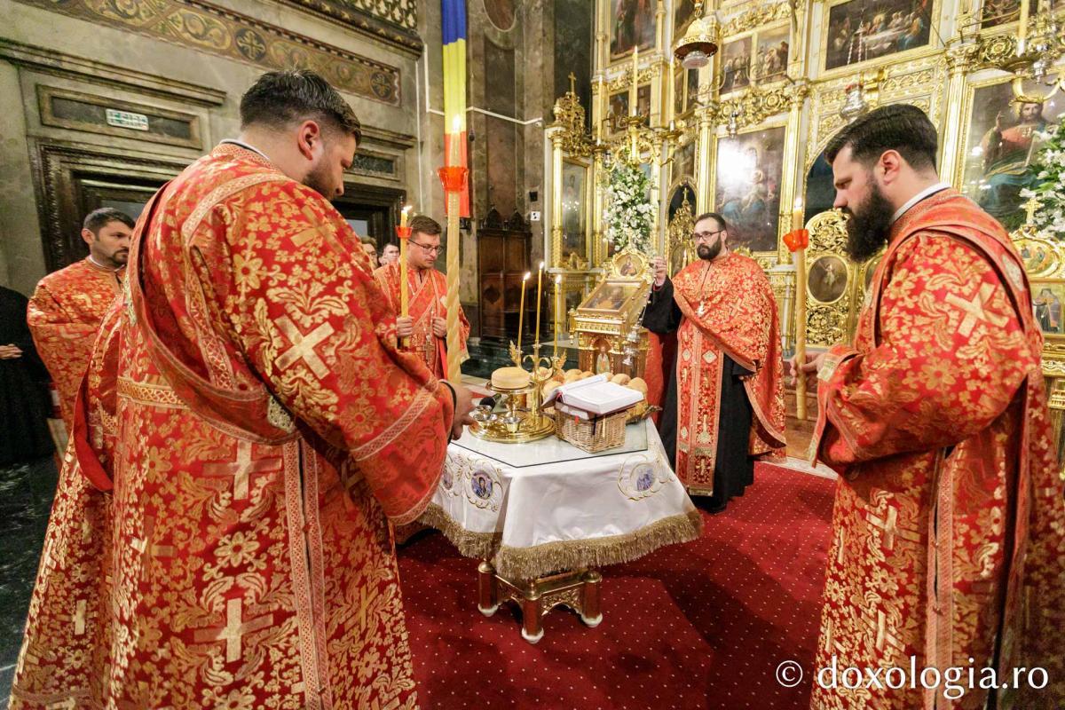 Priveghere în cinstea Sfântului Gheorghe la Catedrala Mitropolitană din Iași / Foto: pr. Silviu Cluci