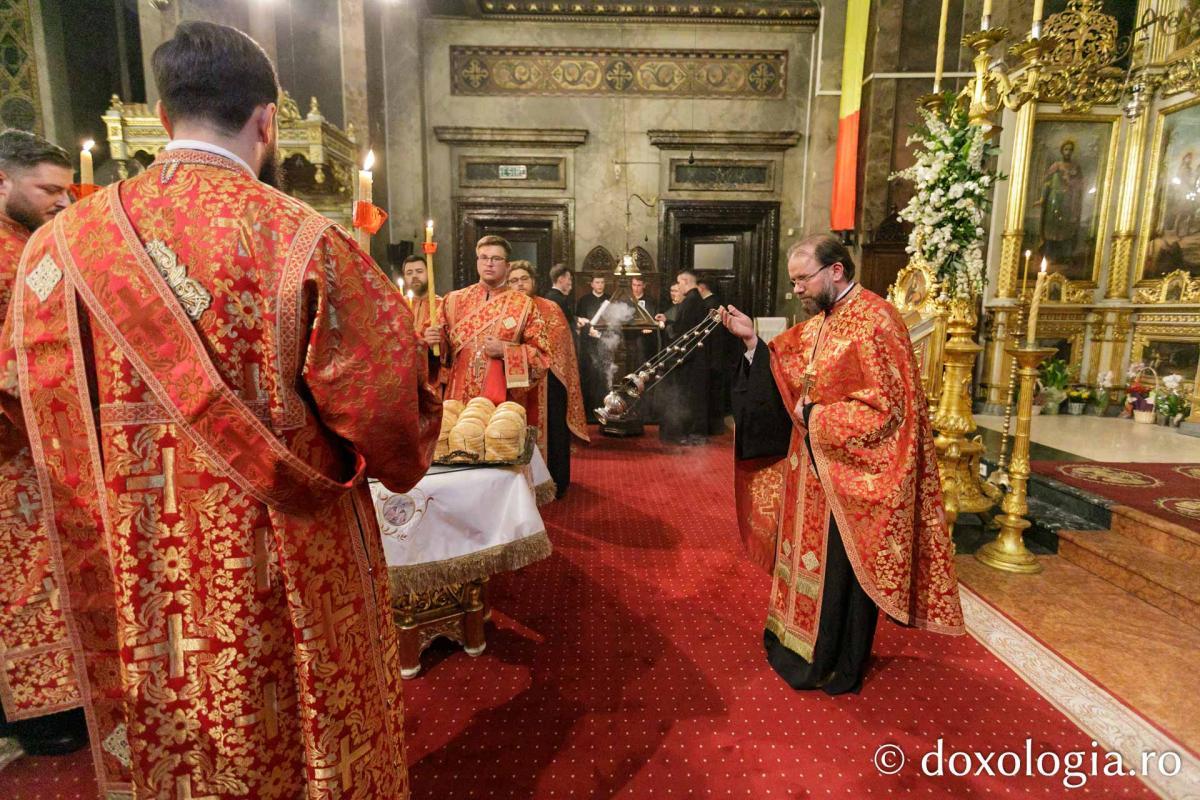 Priveghere în cinstea Sfântului Gheorghe la Catedrala Mitropolitană din Iași / Foto: pr. Silviu Cluci