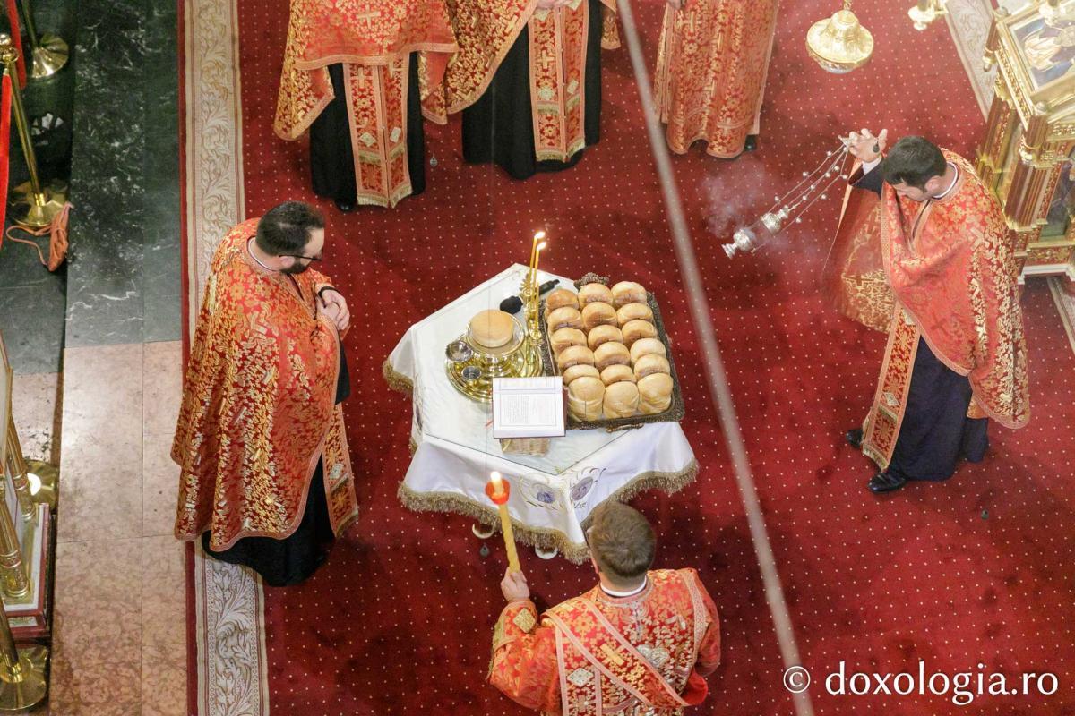 Priveghere în cinstea Sfântului Gheorghe la Catedrala Mitropolitană din Iași / Foto: pr. Silviu Cluci