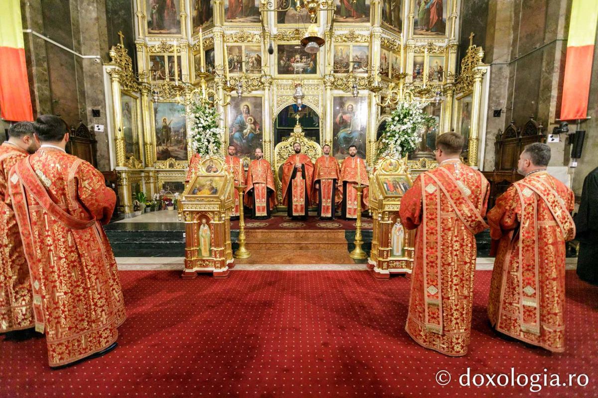 Priveghere în cinstea Sfântului Gheorghe la Catedrala Mitropolitană din Iași / Foto: pr. Silviu Cluci