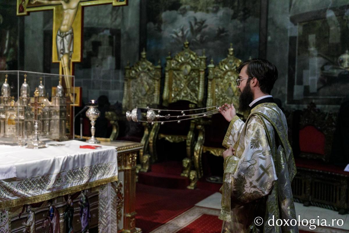 Priveghere în cinstea Sfântului Ierarh Iosif cel Milostiv la Catedrala Mitropolitană din Iași / Foto: pr. Silviu Cluci