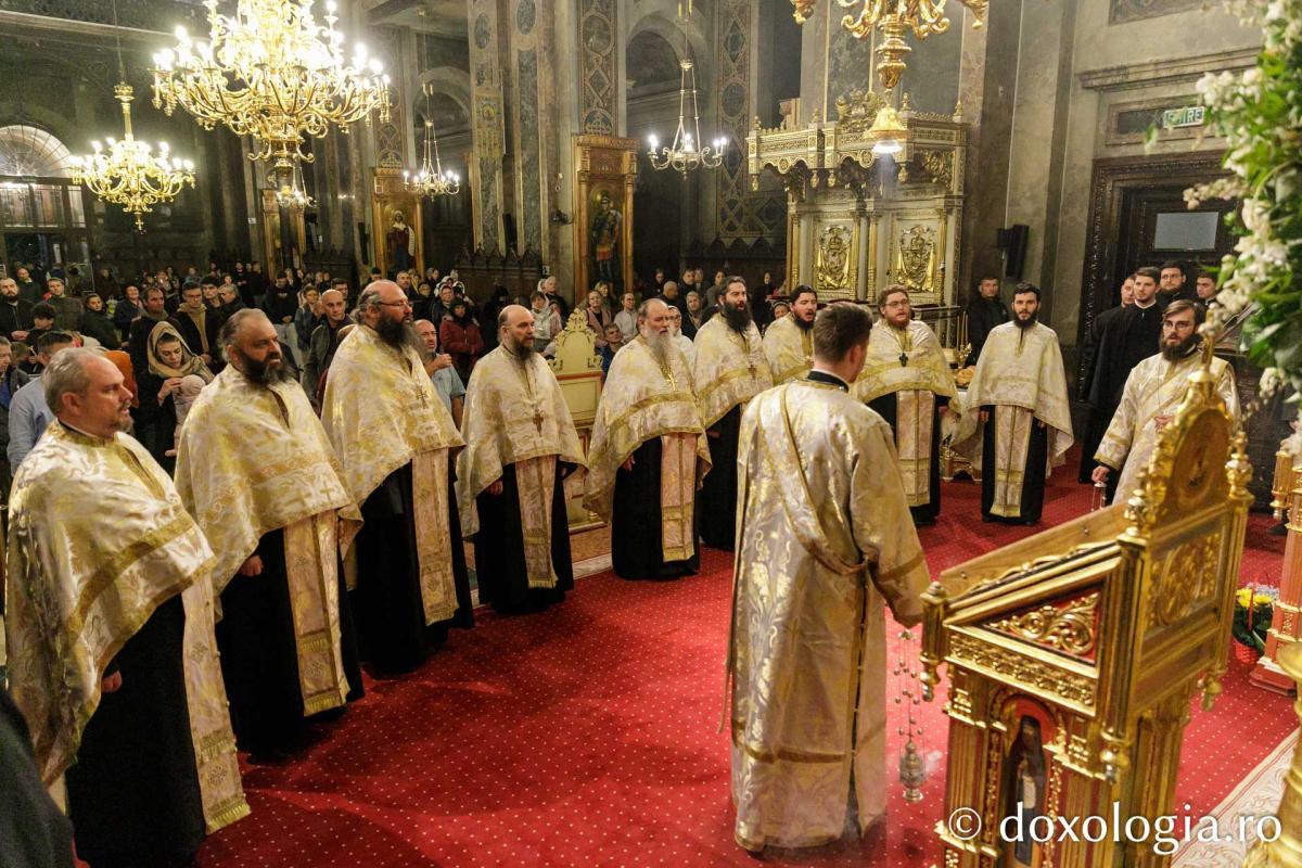 Priveghere în cinstea Sfântului Ierarh Iosif cel Milostiv la Catedrala Mitropolitană din Iași / Foto: pr. Silviu Cluci