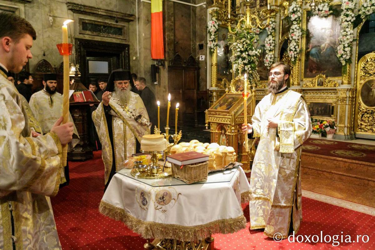 Priveghere în cinstea Sfântului Ierarh Iosif cel Milostiv la Catedrala Mitropolitană din Iași / Foto: pr. Silviu Cluci