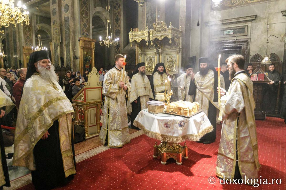 Priveghere în cinstea Sfântului Ierarh Iosif cel Milostiv la Catedrala Mitropolitană din Iași / Foto: pr. Silviu Cluci