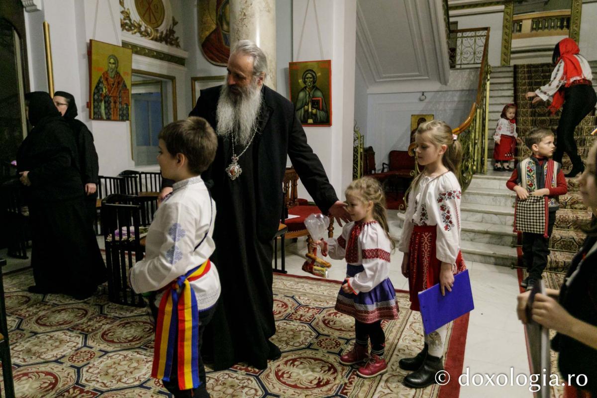 Familiile diaconilor Catedralei Mitropolitane din Iași – Colindători la Reședința Mitropolitană 2023