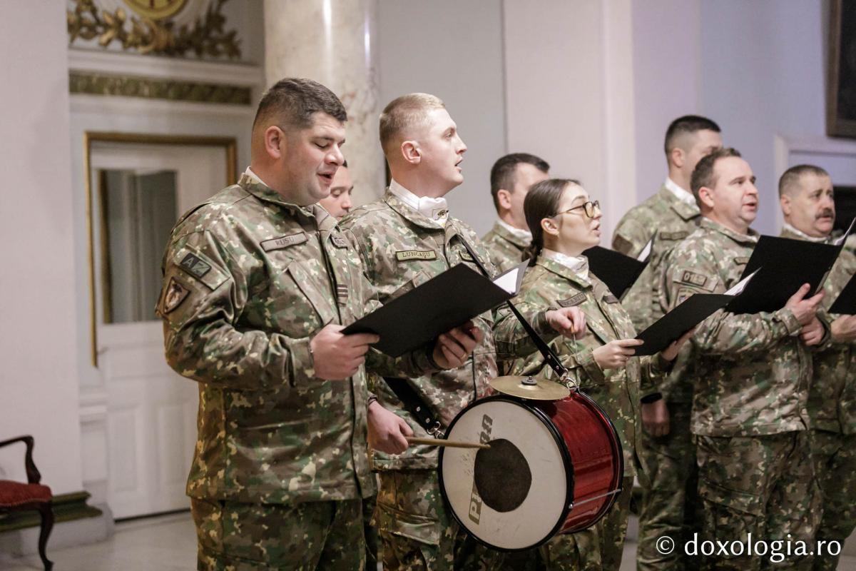 Corul Militar Răzeșii din Botoșani | Colindători la Reședința Mitropolitană