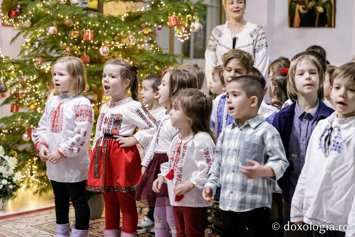 Grădinița Sf. Sava | Colindători la Reședința Mitropolitană