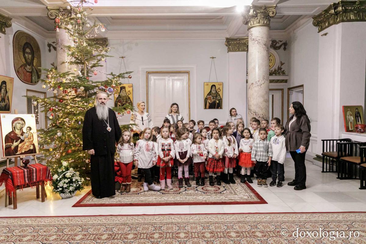 Grădinița Sf. Sava | Colindători la Reședința Mitropolitană