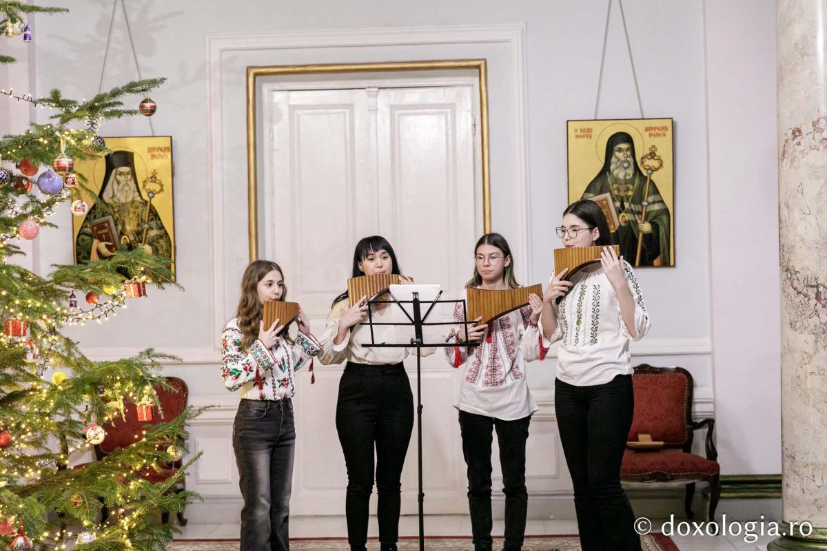 Grup instrumental  | Colindători la Reședința Mitropolitană