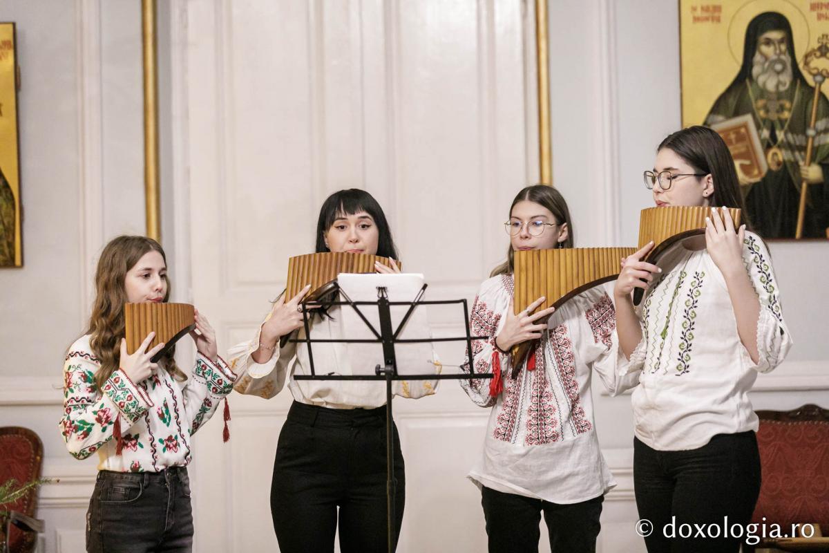 Grup instrumental  | Colindători la Reședința Mitropolitană