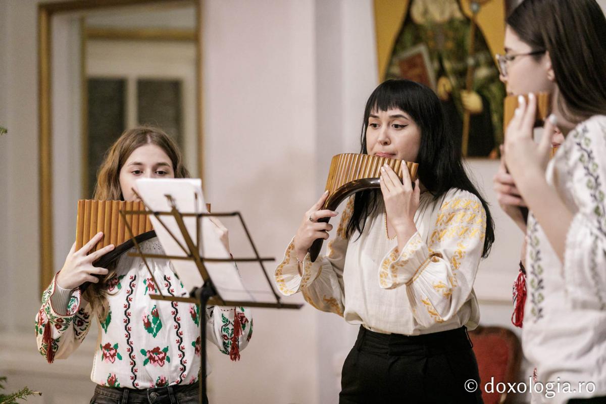 Grup instrumental  | Colindători la Reședința Mitropolitană