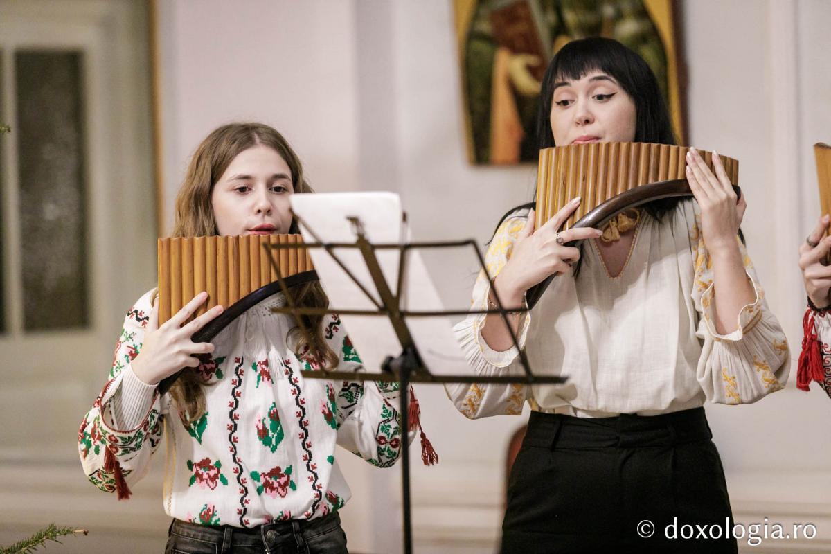 Grup instrumental  | Colindători la Reședința Mitropolitană