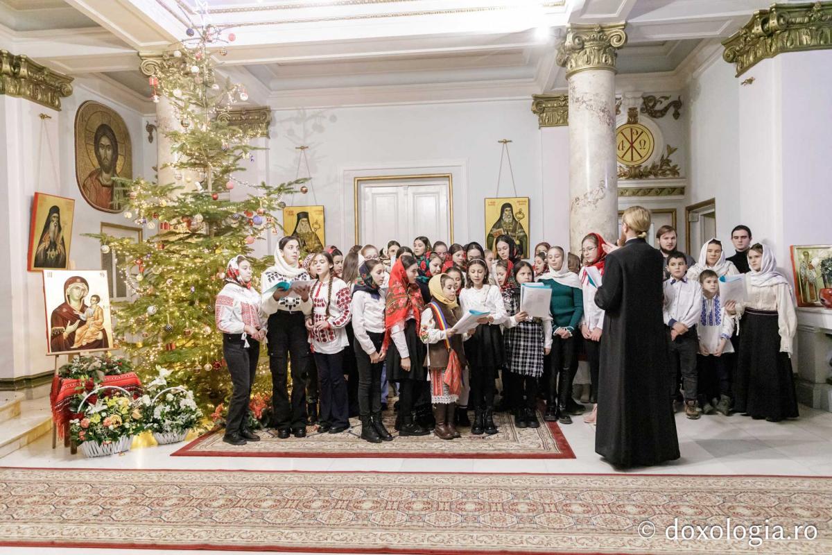 Parohia Liteni | Colindători la Reședința Mitropolitană Parohia Liteni | Colindători la Reședința Mitropolitană