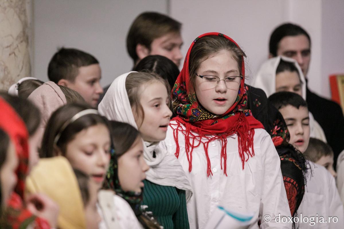 Parohia Liteni | Colindători la Reședința Mitropolitană Parohia Liteni | Colindători la Reședința Mitropolitană