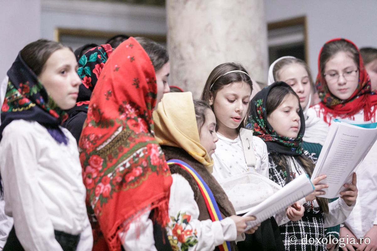 Parohia Liteni | Colindători la Reședința Mitropolitană Parohia Liteni | Colindători la Reședința Mitropolitană