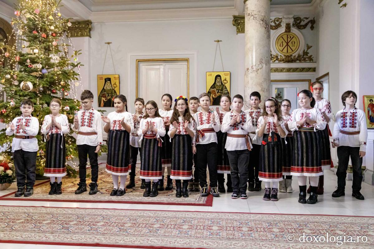 Școala Gimnazială ,,Titu Maiorescu” din Iași, Clasa a III-a D – Colindători la Reședința Mitropolitană 2024 Școala Gimnazială ,,Titu Maiorescu” din Iași, Clasa a III-a D – Colindători la Reședința Mitropolitană 2024