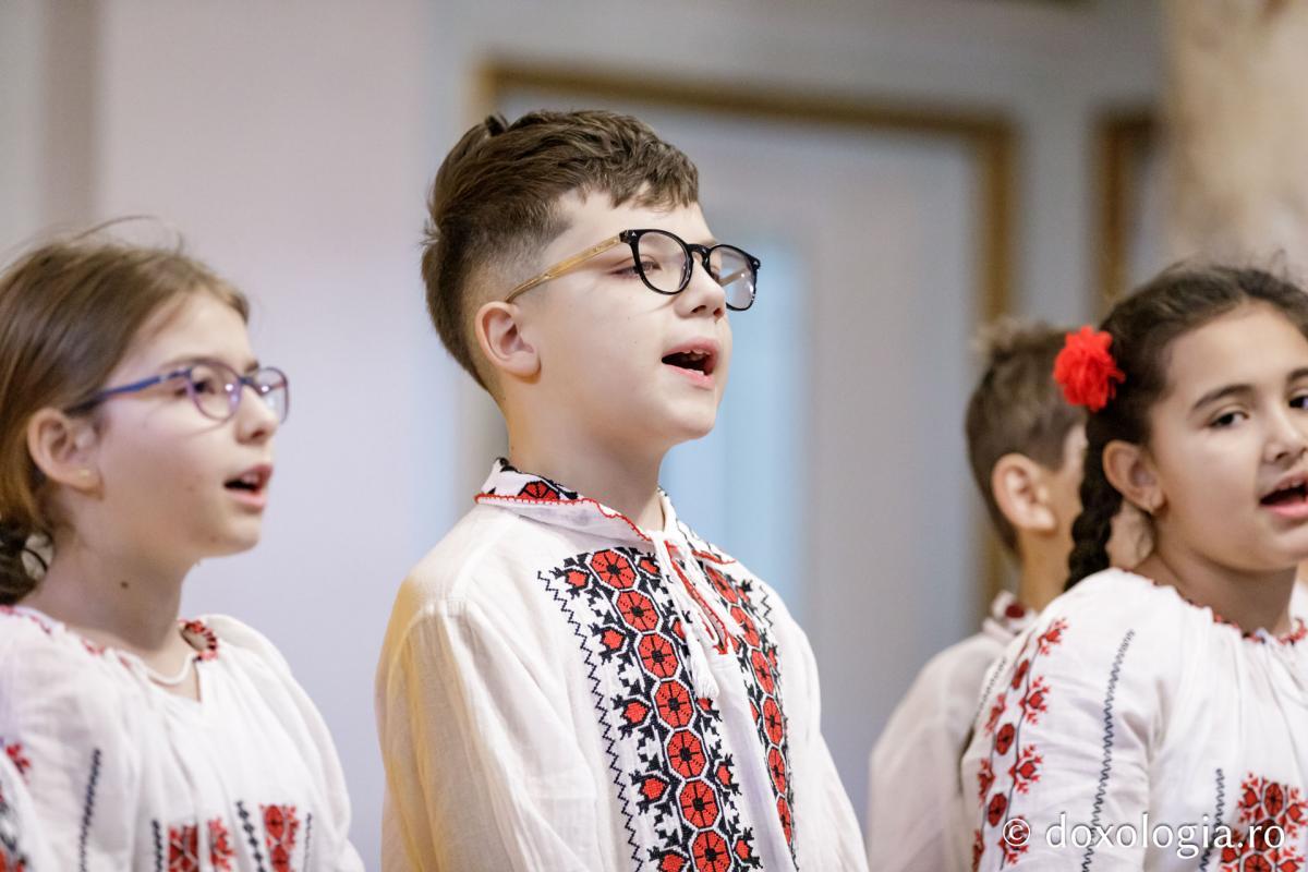 Școala Gimnazială ,,Titu Maiorescu” din Iași, Clasa a III-a D – Colindători la Reședința Mitropolitană 2024 Școala Gimnazială ,,Titu Maiorescu” din Iași, Clasa a III-a D – Colindători la Reședința Mitropolitană 2024