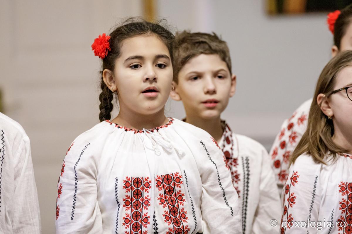 Școala Gimnazială ,,Titu Maiorescu” din Iași, Clasa a III-a D – Colindători la Reședința Mitropolitană 2024 Școala Gimnazială ,,Titu Maiorescu” din Iași, Clasa a III-a D – Colindători la Reședința Mitropolitană 2024