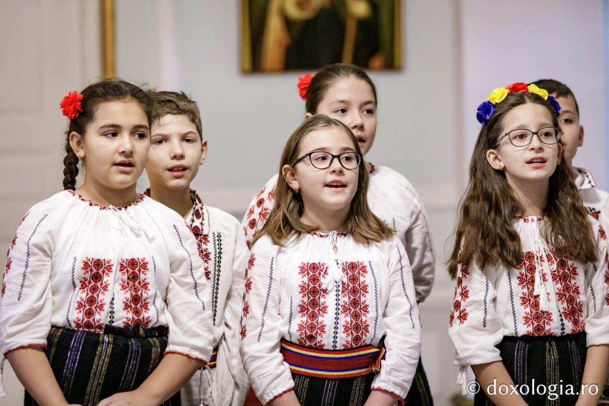 Școala Gimnazială ,,Titu Maiorescu” din Iași, Clasa a III-a D – Colindători la Reședința Mitropolitană 2024 Școala Gimnazială ,,Titu Maiorescu” din Iași, Clasa a III-a D – Colindători la Reședința Mitropolitană 2024