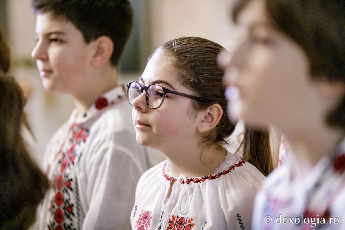 Școala Gimnazială ,,Titu Maiorescu” din Iași, Clasa a III-a D – Colindători la Reședința Mitropolitană 2024 Școala Gimnazială ,,Titu Maiorescu” din Iași, Clasa a III-a D – Colindători la Reședința Mitropolitană 2024